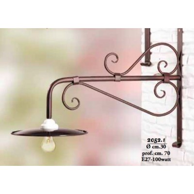 Außenwandleuchte aus Eisen mit rustikaler Retro-Lampenschirmplatte aus emailliertem Eisen – Tiefe. cm. 70