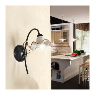 Wandleuchte mit 1 Leuchte und flachem Lampenschirm aus gewellter Keramik im Retro-Landhausstil – H. 32cm