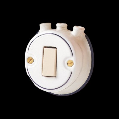 Ceramic button switch with hand-decorated pipe