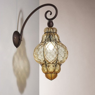 Applique with a classic design in Venetian blown glass